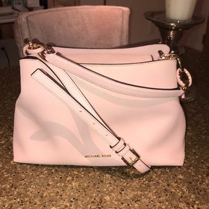 Authentic MICHAEL KORS saffiano satchel